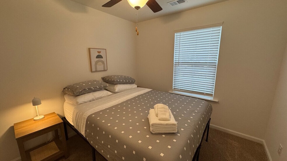 Building Photo - 134 Roxanne Dr