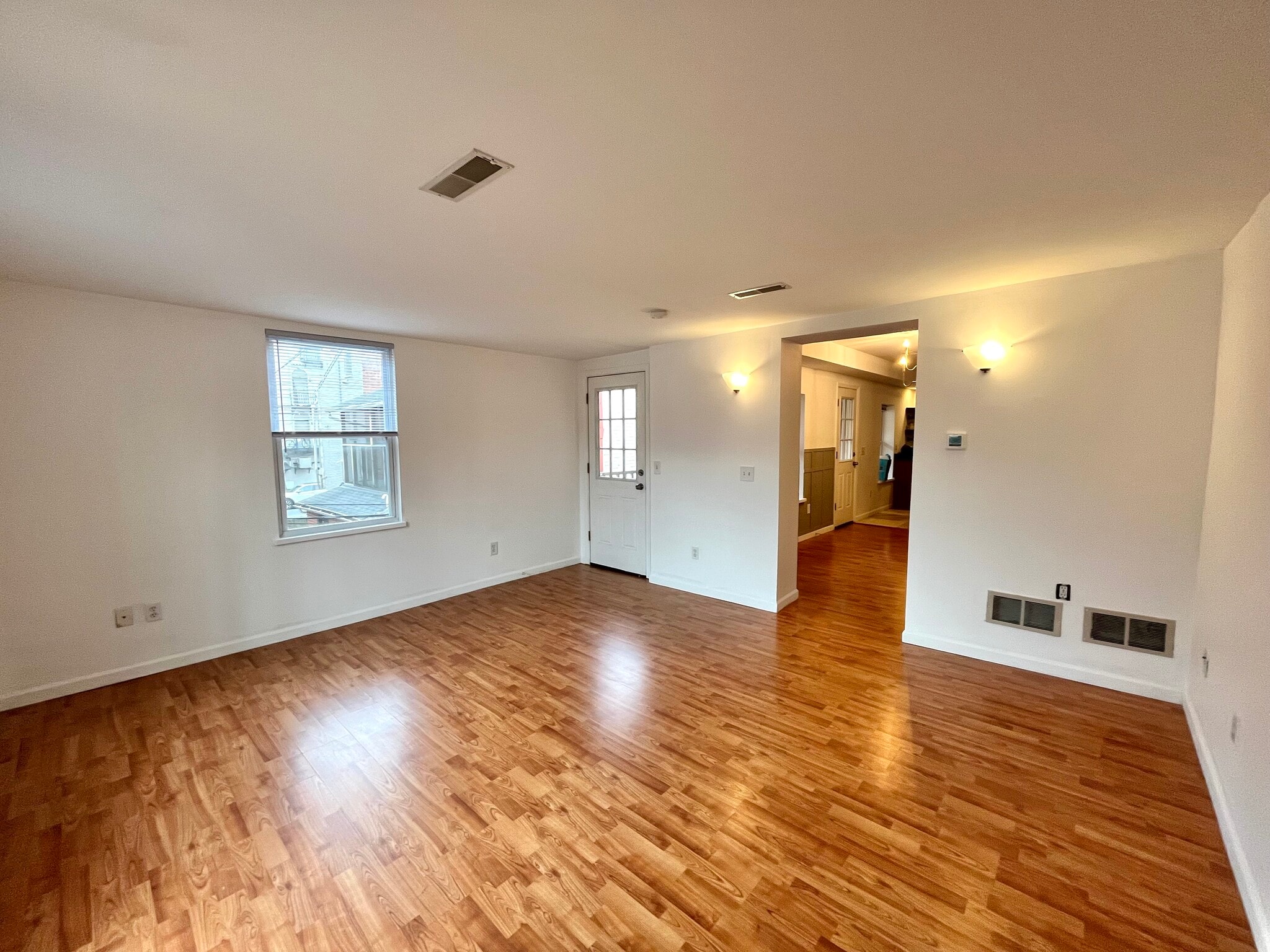 Building Photo - 448 N Queen St