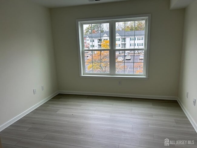 Building Photo - 1235 Waterford Dr