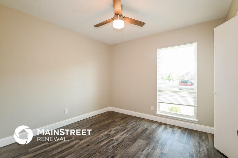 Building Photo - 528 Olympus St