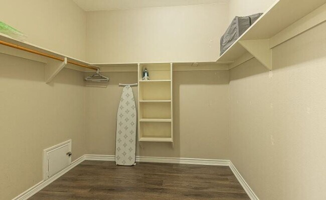 Building Photo - Executive Home for Rent 7 Acres with Resort Style Amenities