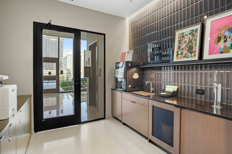 Building Photo - 238 W Polk St