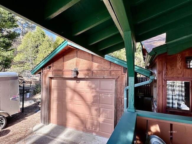 Building Photo - 53290 Deer Foot Ln