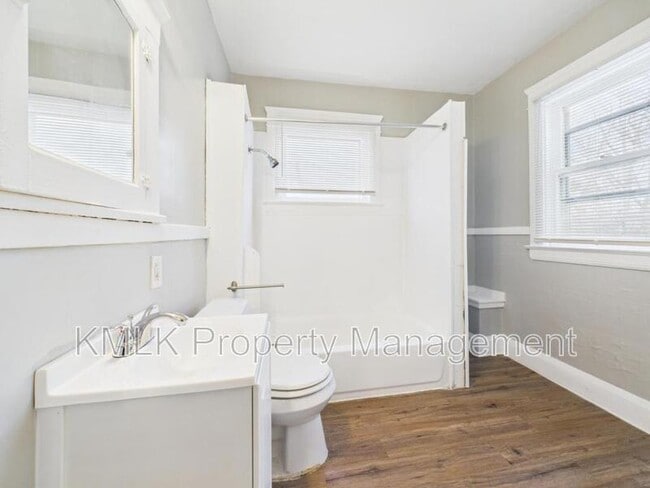 Building Photo - 2997 E 128th St