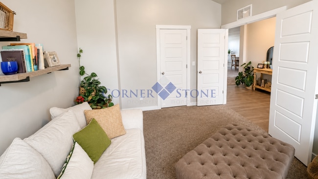 Building Photo - Spacious Family Home with 3-Car Garage & Fully Fenced Backyard in Nampa