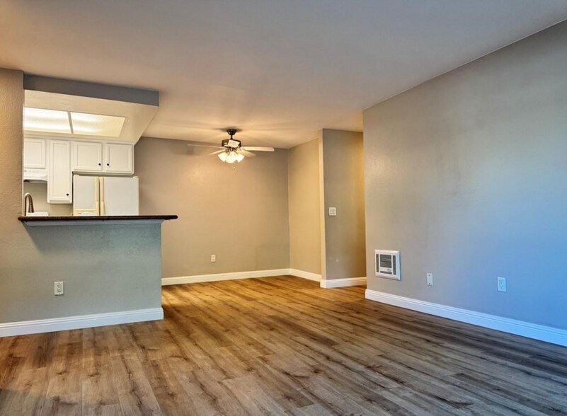 Building Photo - 432 Edgehill Ln