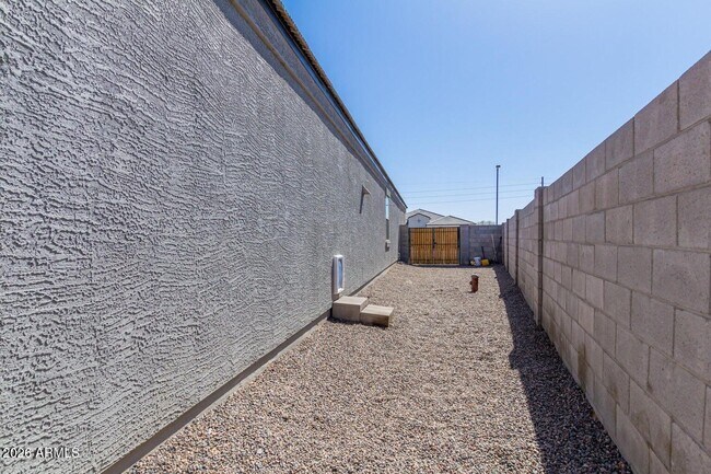Building Photo - 30916 W Verde Ln