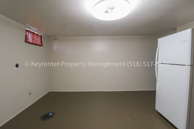 Building Photo - LOCATION LOCATION LOCATION!! Brookside Gem Available Immediately!