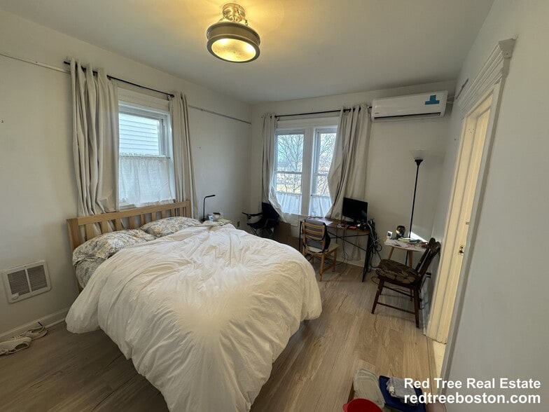 Building Photo - 229 Harvard St