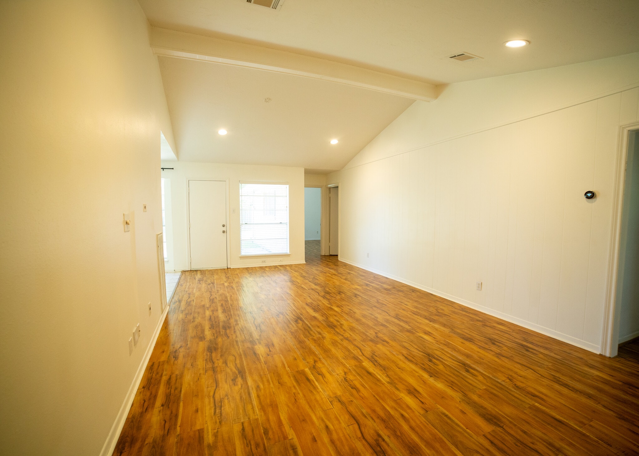 Building Photo - 13602 Fernhill Dr