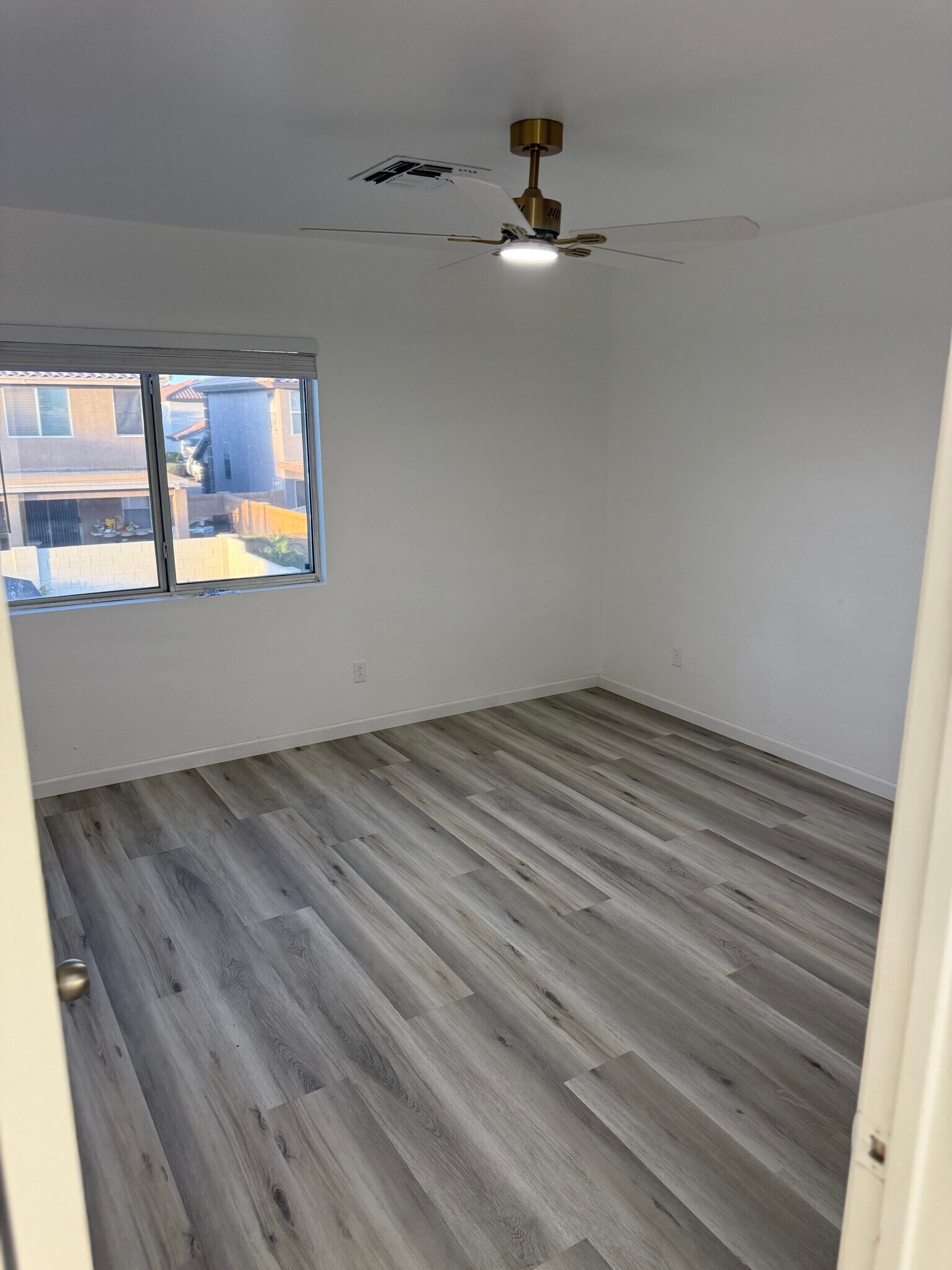 Building Photo - 11218 W Roma Ave