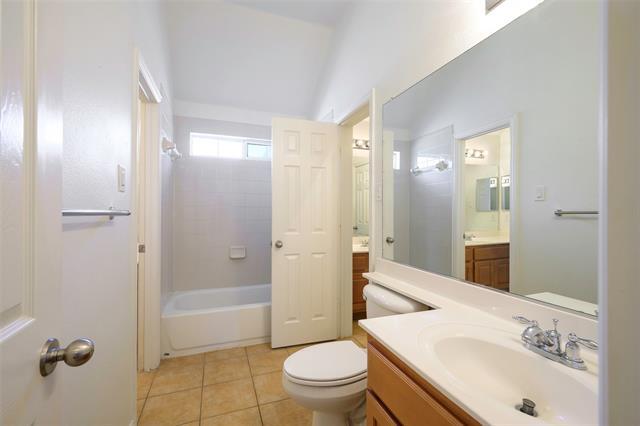 Building Photo - 2742 Hidden Knoll Tr