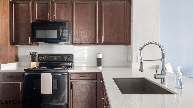 Building Photo - 14807 Woodland Hills Dr