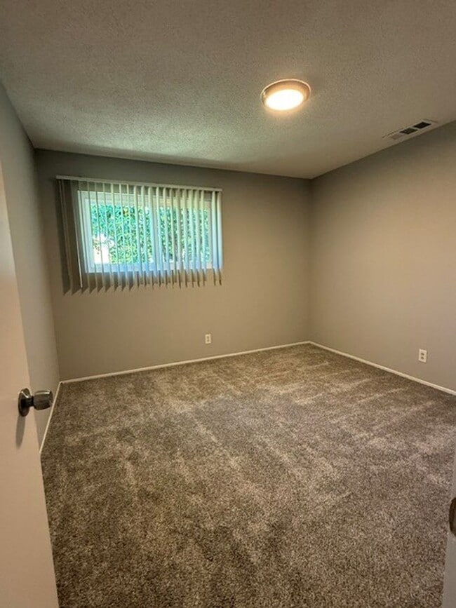 Building Photo - 2615 Pendragon Ln