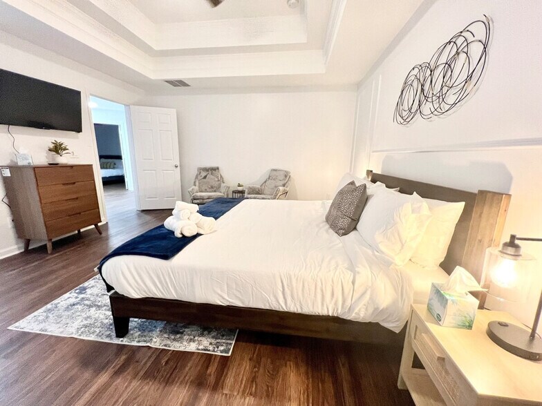 Building Photo - 6009 Mock Ives Ct NE