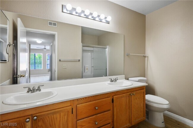 Building Photo - 1575 W Warm Springs Rd