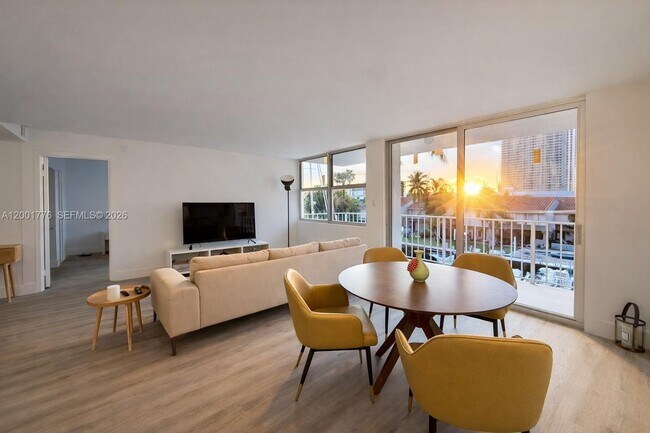 Building Photo - 16565 NE 26th Ave