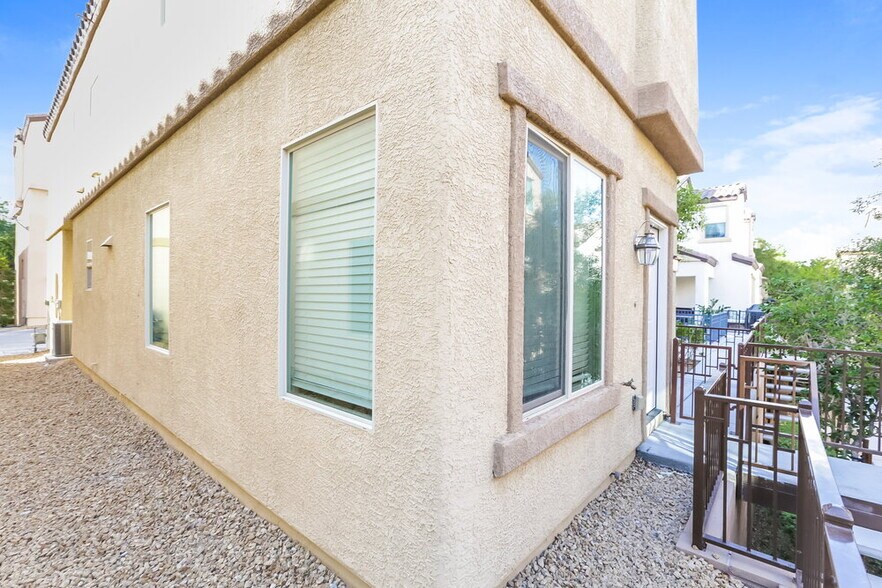 Building Photo - 7708 Twirling Yarn Ct