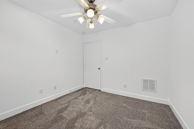 Building Photo - 2710 Hullsmith Dr