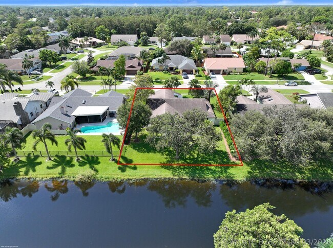 Building Photo - 13781 Barberry Dr