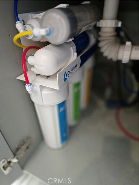 Building Photo - 396 N Mentor Ave