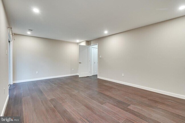 Building Photo - 6153 Forest Creek Ln