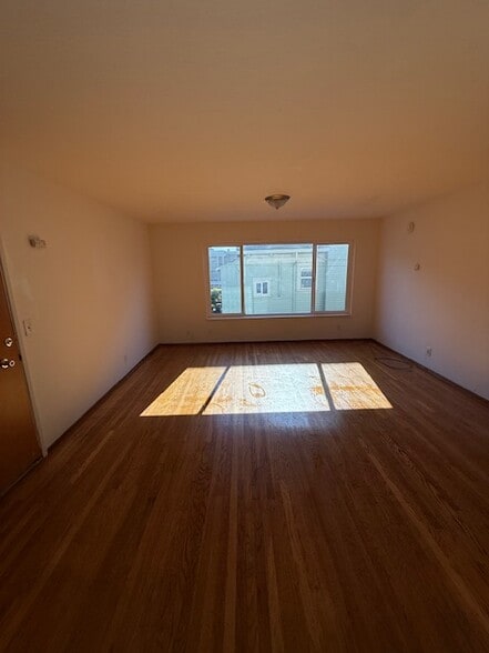 Building Photo - 1730 Stuart St