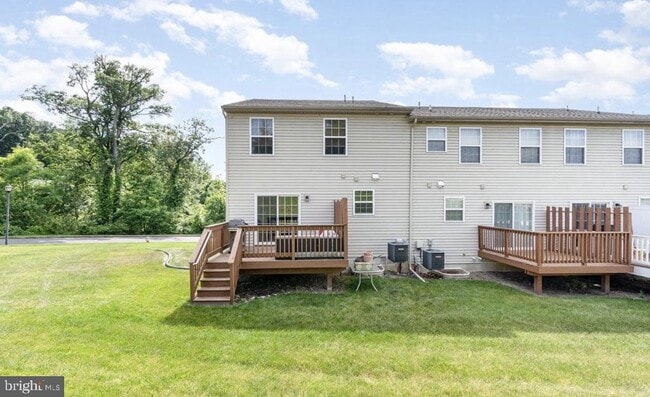 Building Photo - 358 Weatherstone Dr