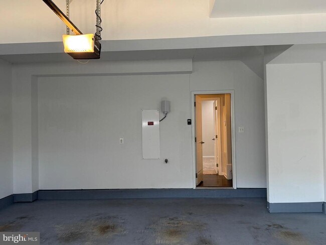 Building Photo - 22461 Windsor Locks Square