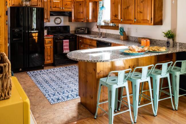 Building Photo - 431 Winnacunnet Rd