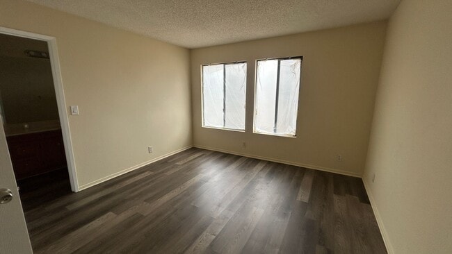 Building Photo - Charming 2-Bedroom Home in Lake Elsinore