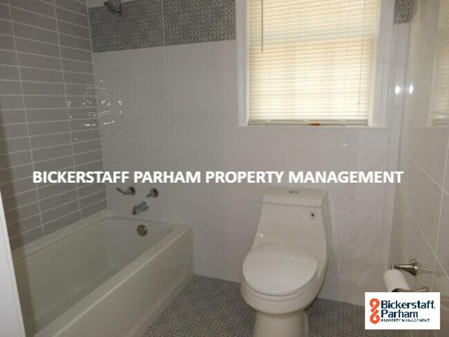 Building Photo - Luxury, Location, and Convenience. Near Heath Park!!