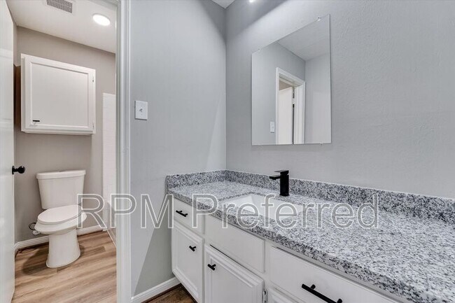 Building Photo - 8526 Deer Meadow Dr