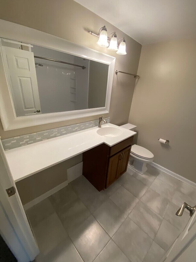 Building Photo - 4 Bedroom - Upper Arlington