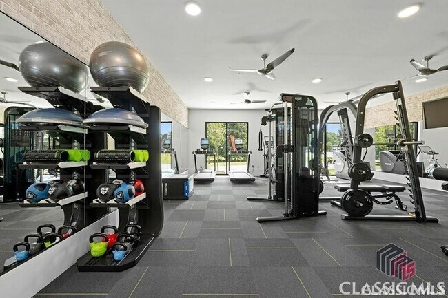 Building Photo - 180 Newton Bridge Rd