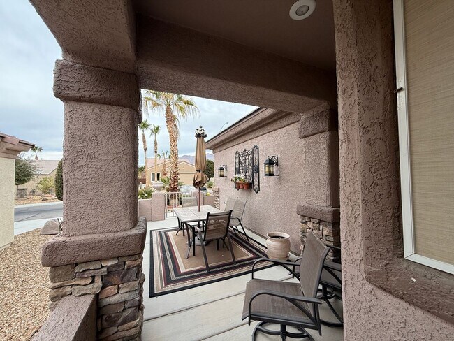 Building Photo - Great single-story two bedroom home in Sun City Aliante with golf course view