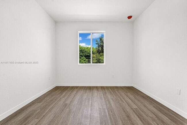 Building Photo - 22445 SW 125th Ave