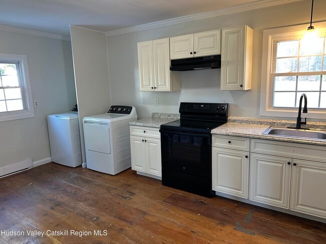 Building Photo - 1982-1984-1984 NY-32