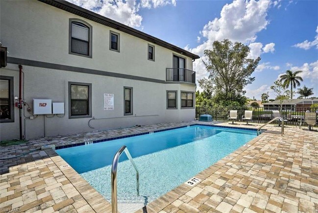 Building Photo - 421 SW 47th Terrace