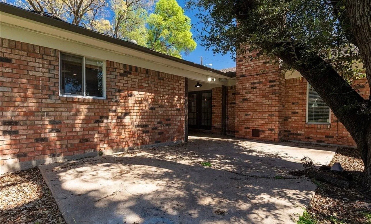 Building Photo - 3106 Hickory Rd
