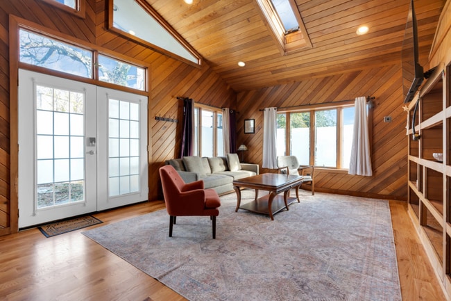 Building Photo - 51 Laurel Ave