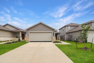 Building Photo - 18726 Etta Pnes Cir