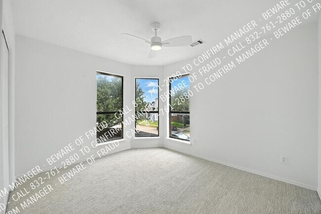 Building Photo - 473 Leisure Ln