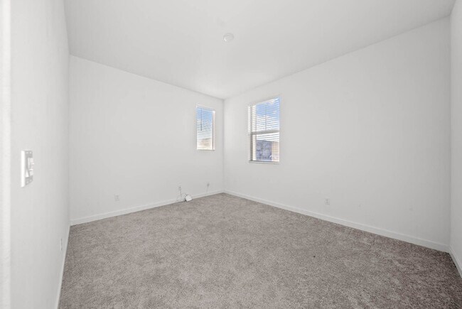 Building Photo - 29963 Blueridge Ct