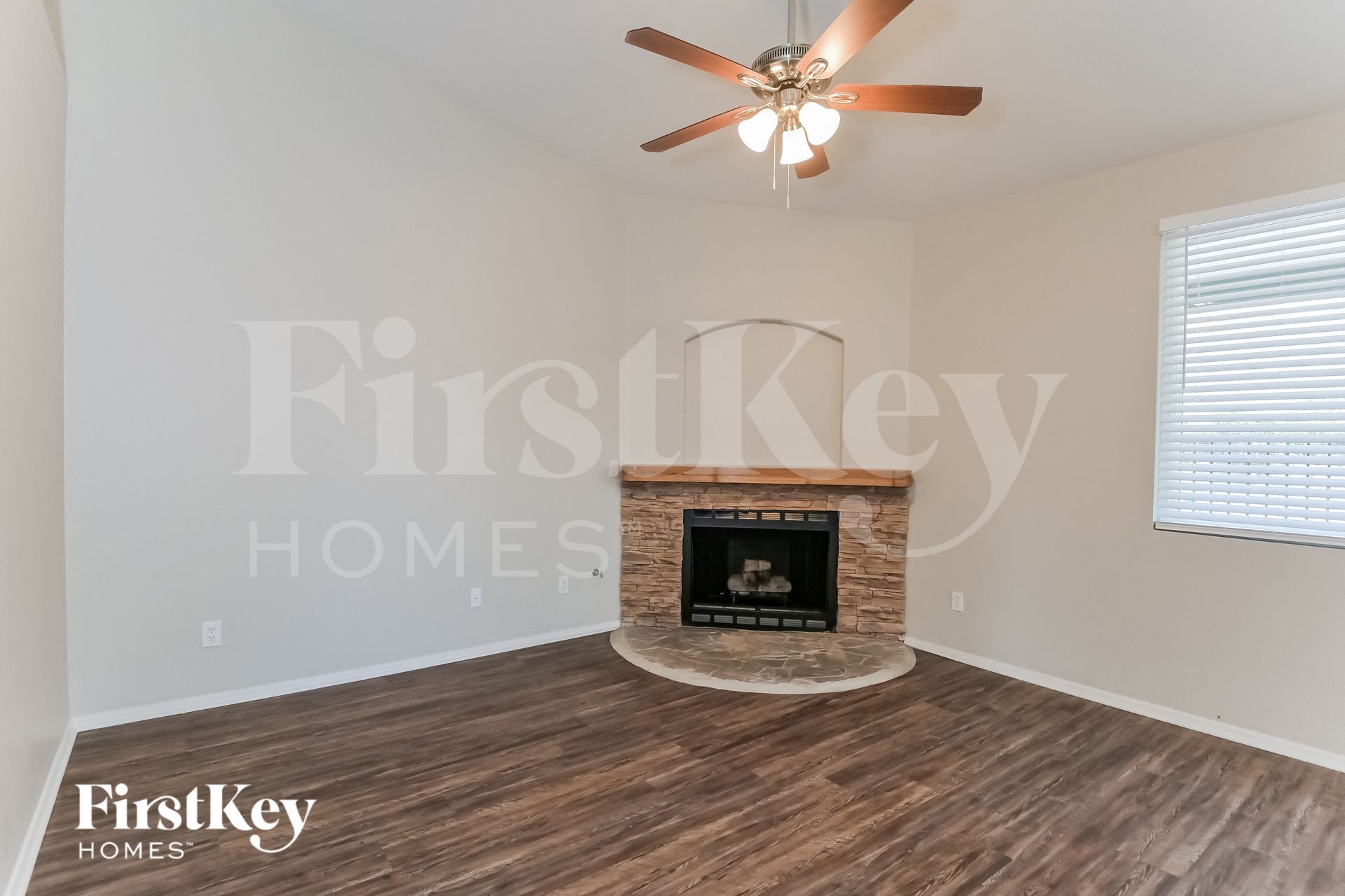 Building Photo - 2920 W Calle Lucinda