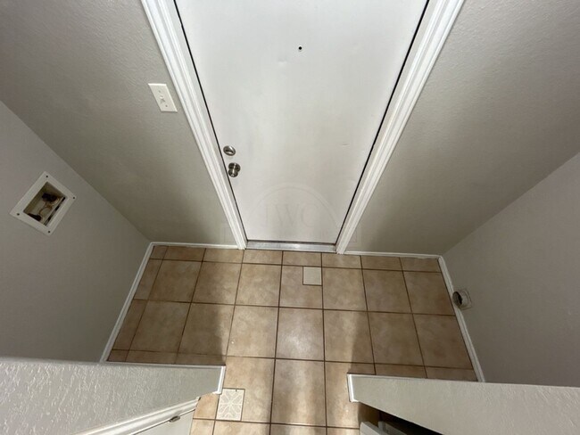 Building Photo - 4507 Lonesome Dove Dr