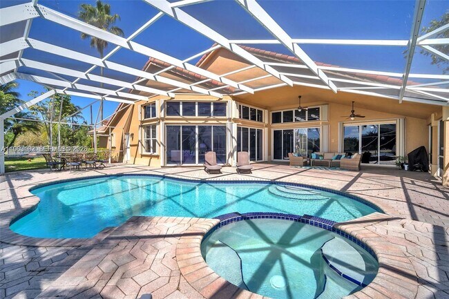 Building Photo - 620 Laurel Ln