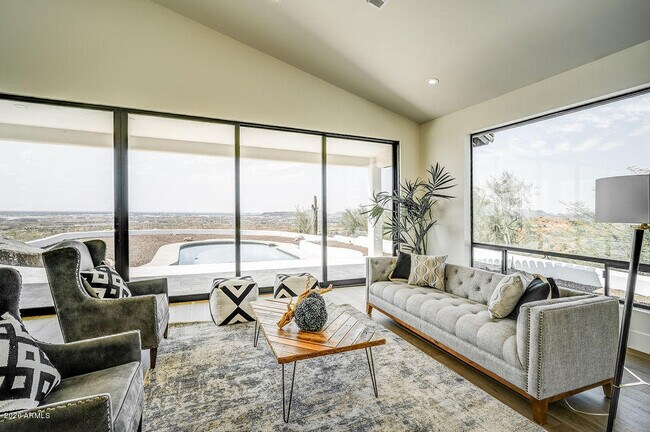 Building Photo - 301 E Jomax Rd