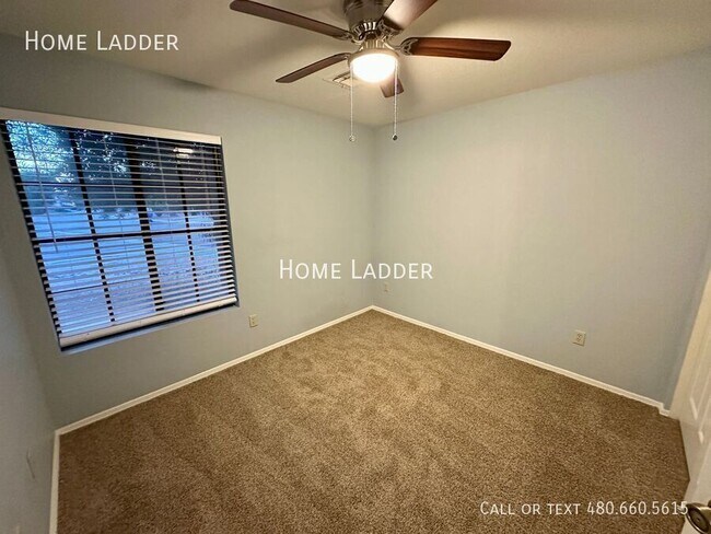 Building Photo - 5437 E Greenway St