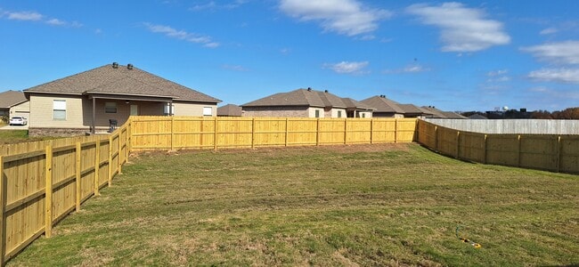 Building Photo - 38 10 Point Ln